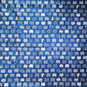Cotton Fabric Singapore: Standard - Tiny Japanese Fortune Cats on Navy Background Cotton Fabric「 ii Design Workz 」